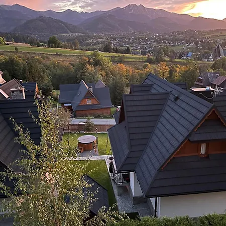 Hole Chalet *