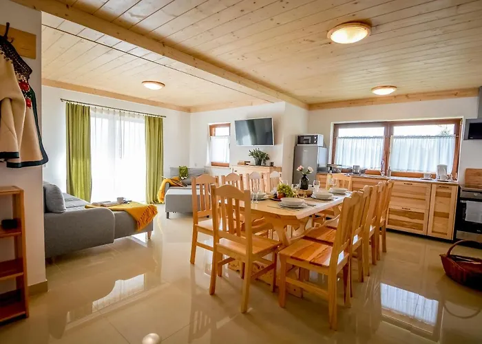 Hole شاليه زاكوباني