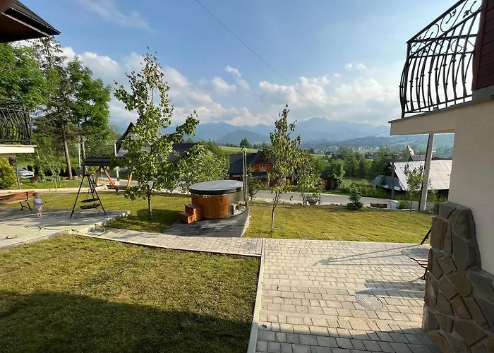 Hole شاليه زاكوباني