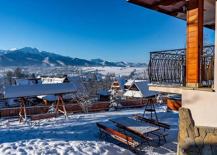 Hole شاليه زاكوباني